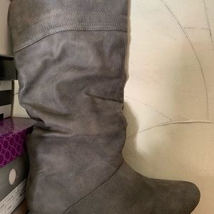 Boots stone suedes size 7... worn once